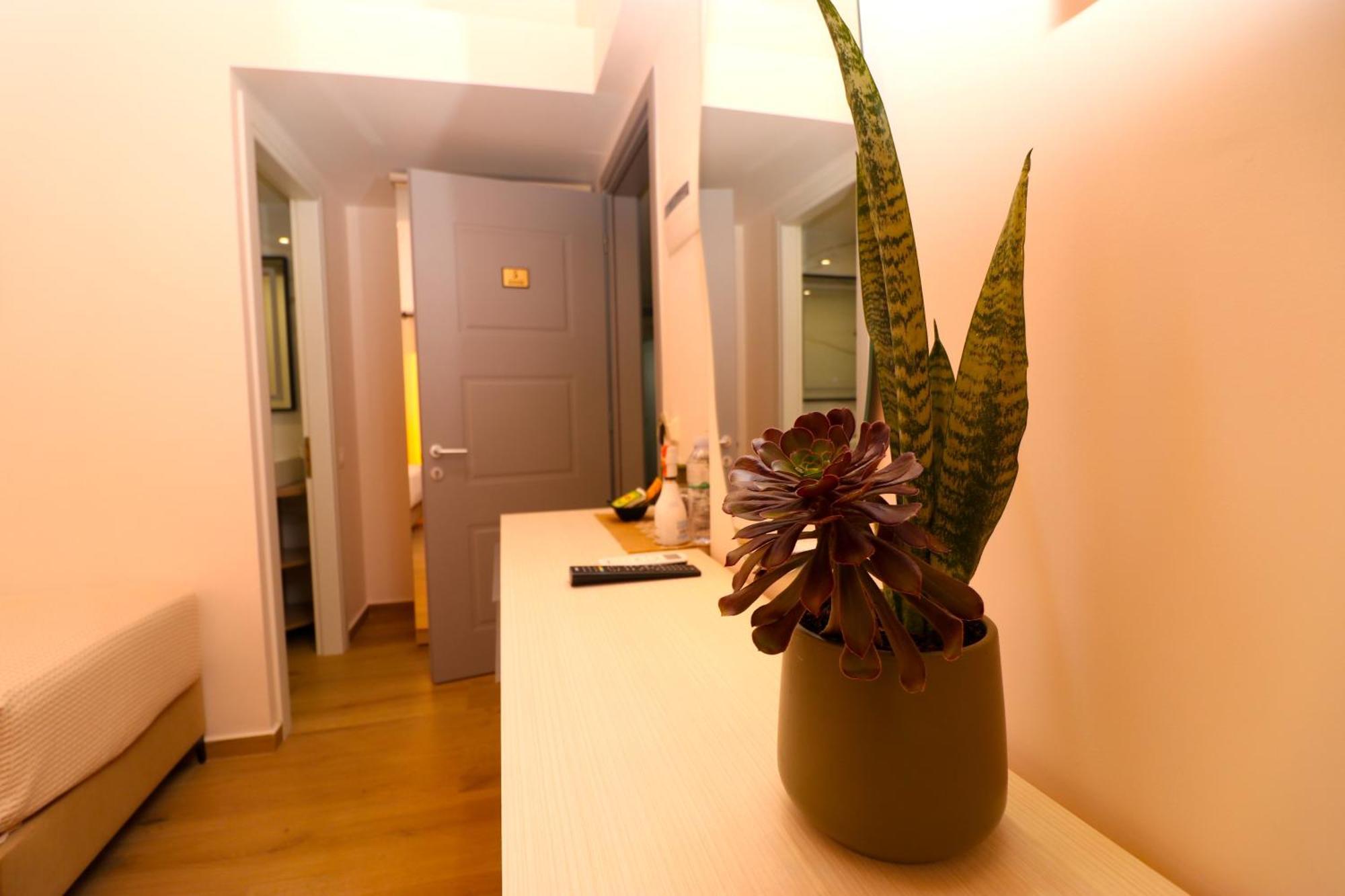 Fegi Rooms Himarë Eksteriør billede